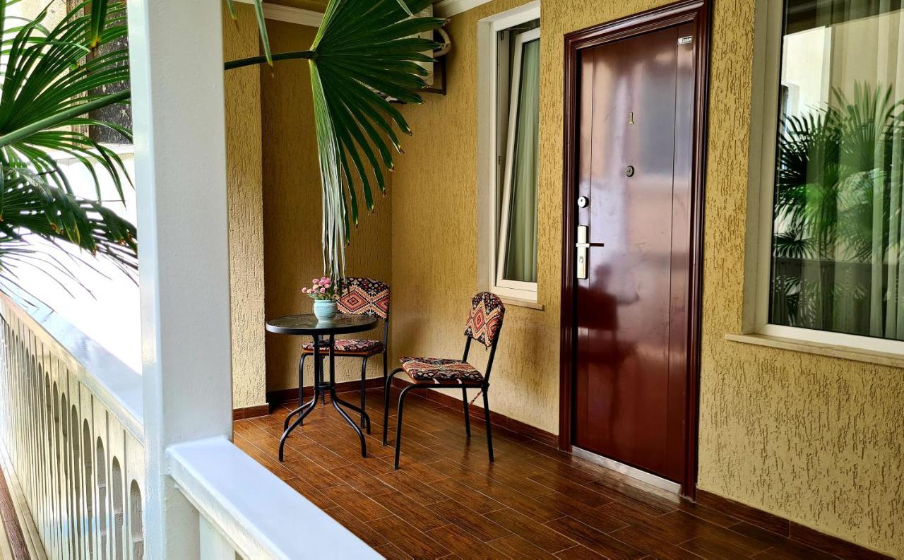 Georgian House Hotell Kutaisi Eksteriør bilde