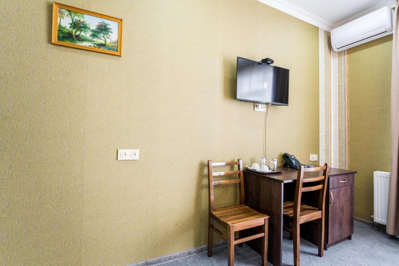 Georgian House Hotell Kutaisi Eksteriør bilde