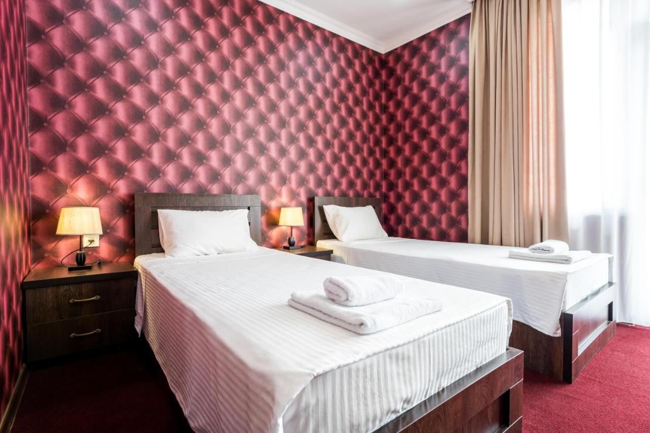Georgian House Hotell Kutaisi Eksteriør bilde