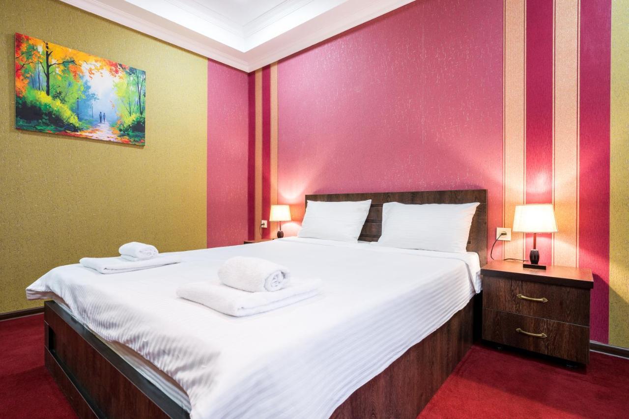Georgian House Hotell Kutaisi Eksteriør bilde