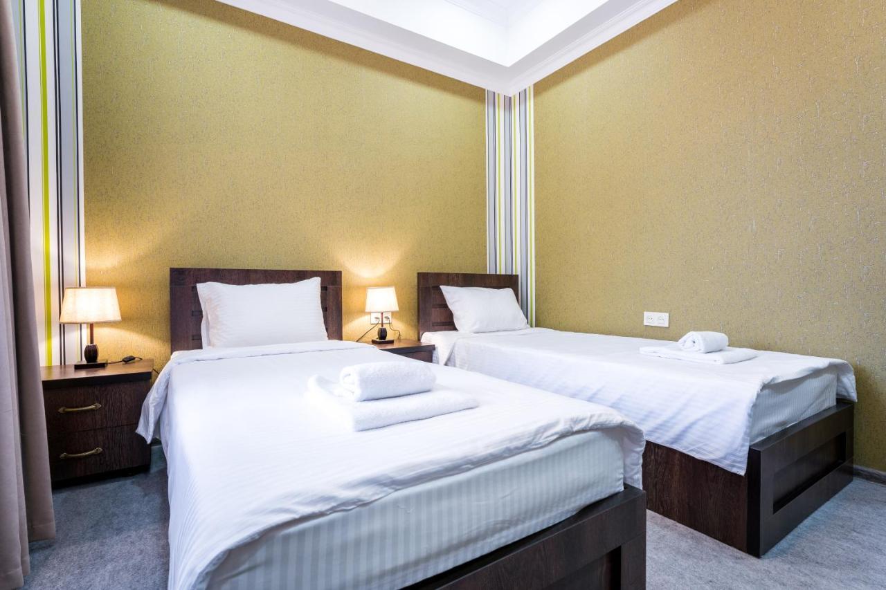 Georgian House Hotell Kutaisi Eksteriør bilde