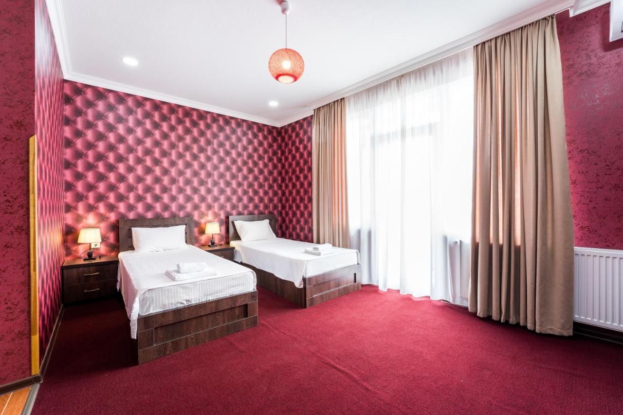 Georgian House Hotell Kutaisi Eksteriør bilde