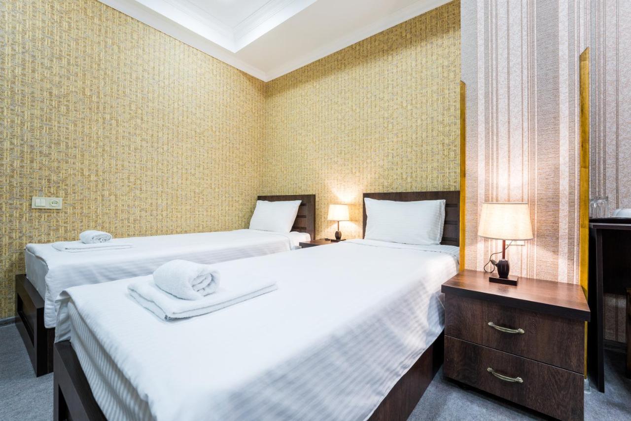 Georgian House Hotell Kutaisi Eksteriør bilde