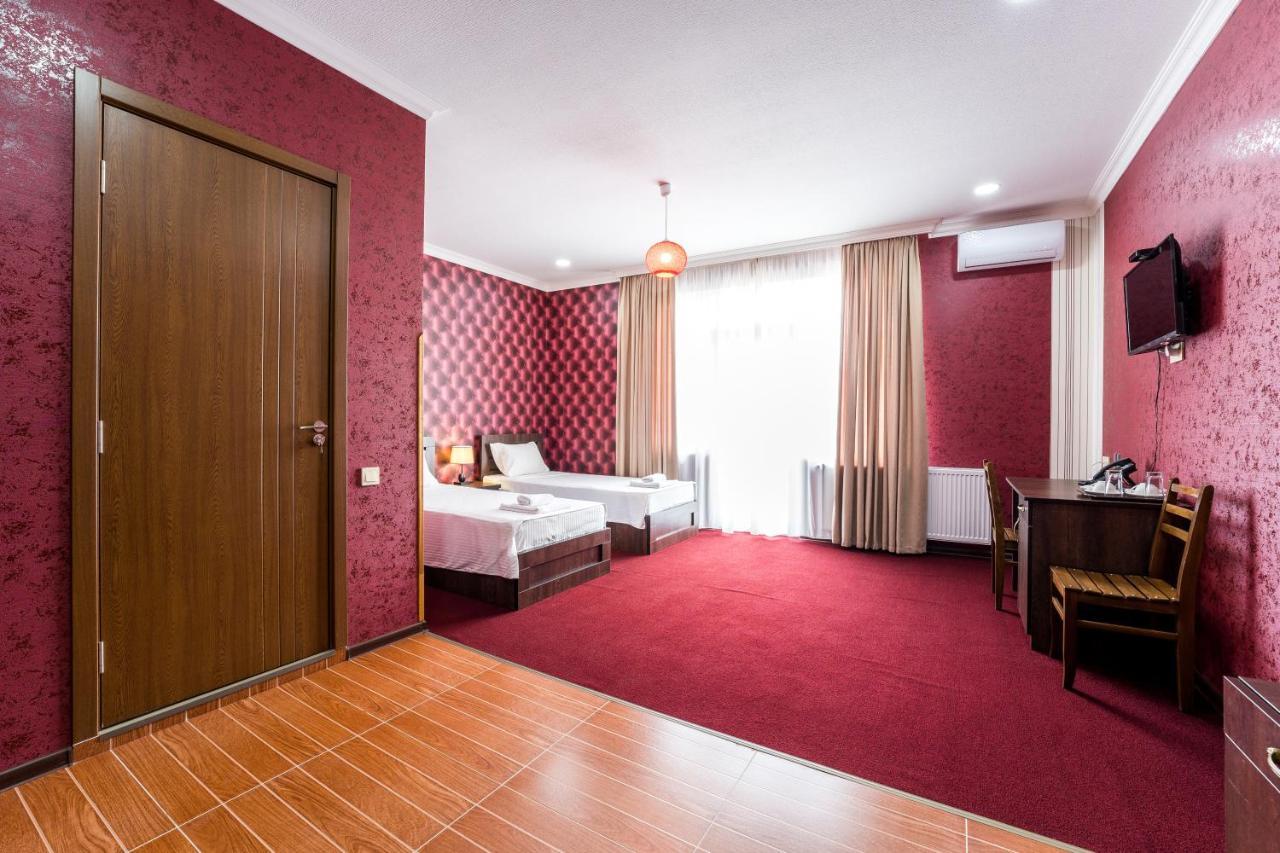 Georgian House Hotell Kutaisi Eksteriør bilde