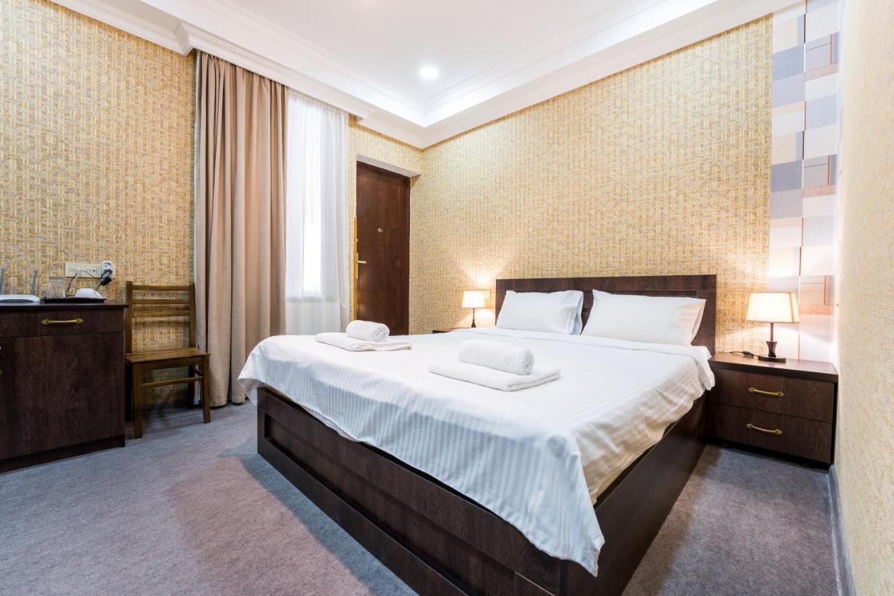 Georgian House Hotell Kutaisi Eksteriør bilde