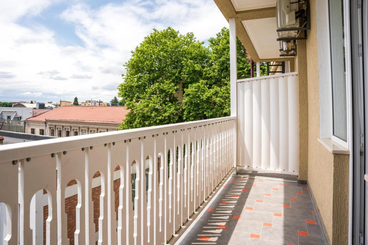 Georgian House Hotell Kutaisi Eksteriør bilde