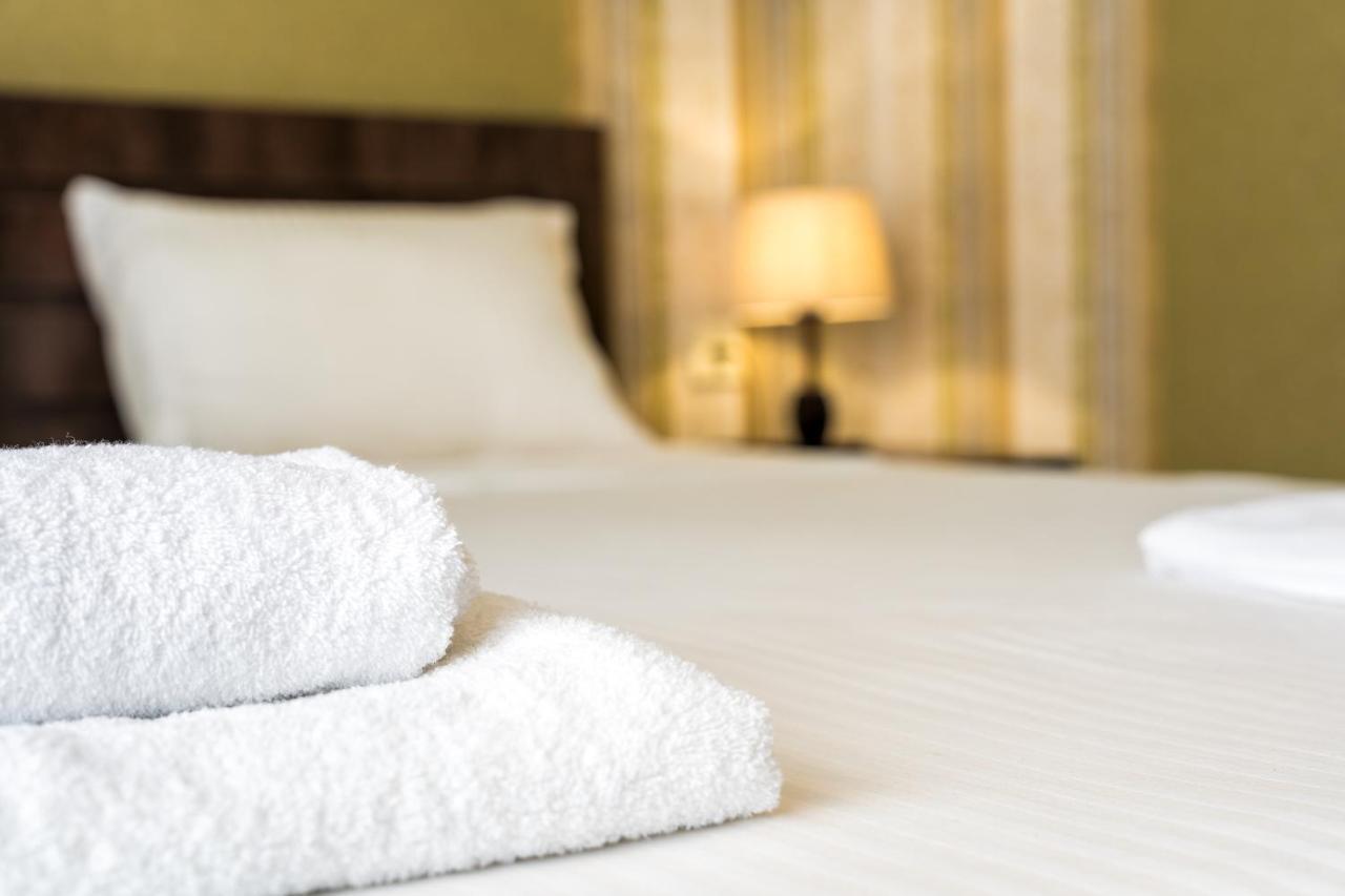 Georgian House Hotell Kutaisi Eksteriør bilde