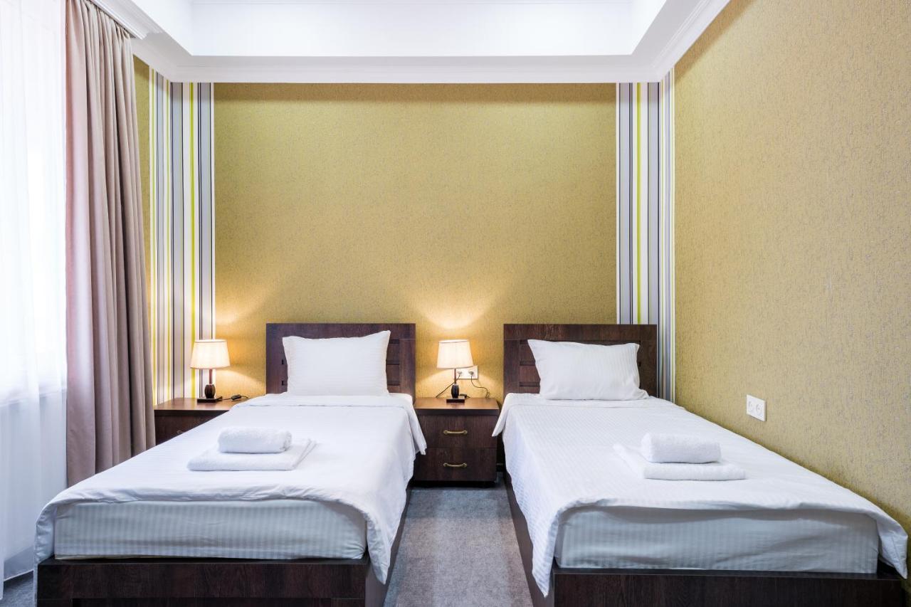 Georgian House Hotell Kutaisi Eksteriør bilde