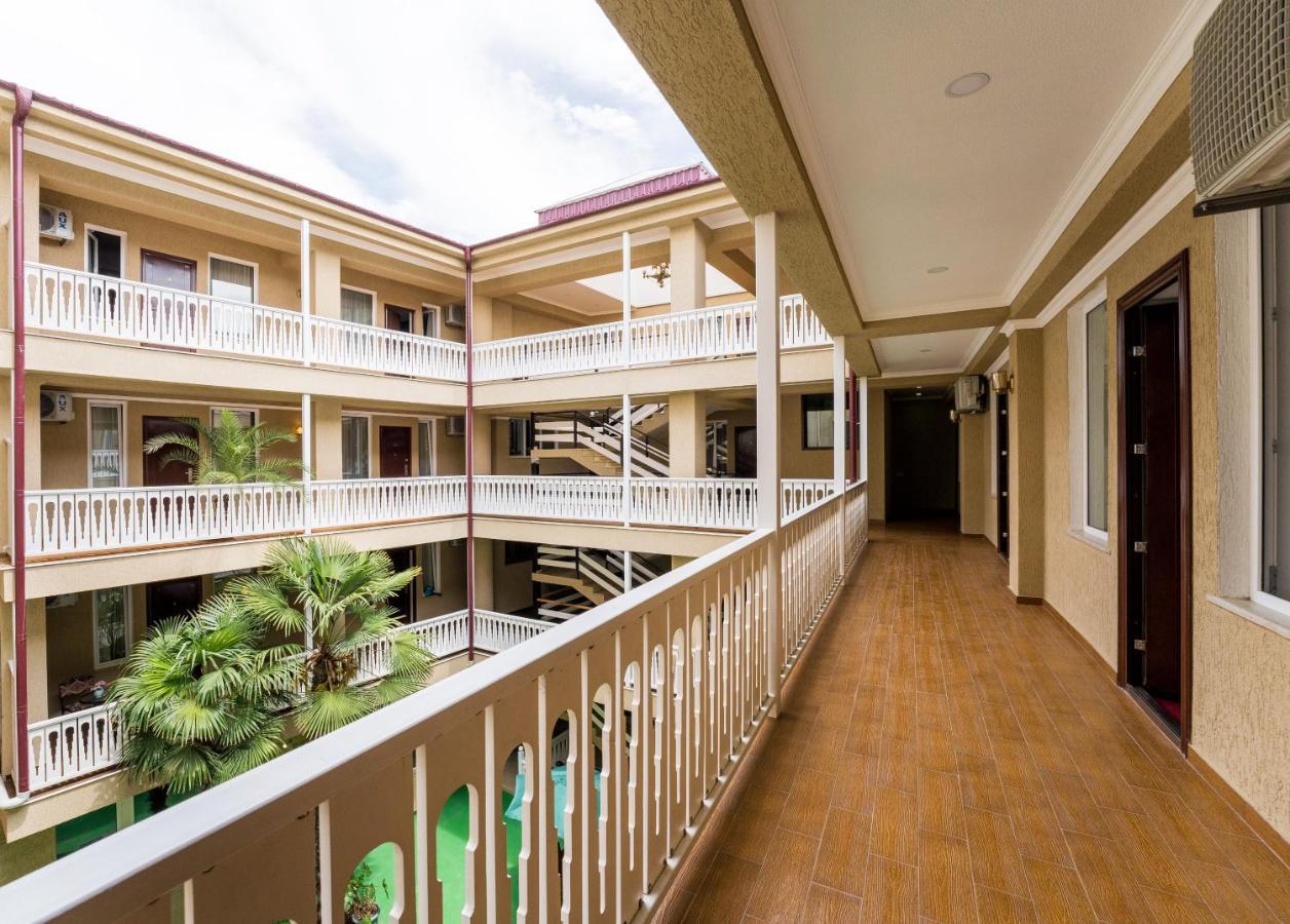 Georgian House Hotell Kutaisi Eksteriør bilde