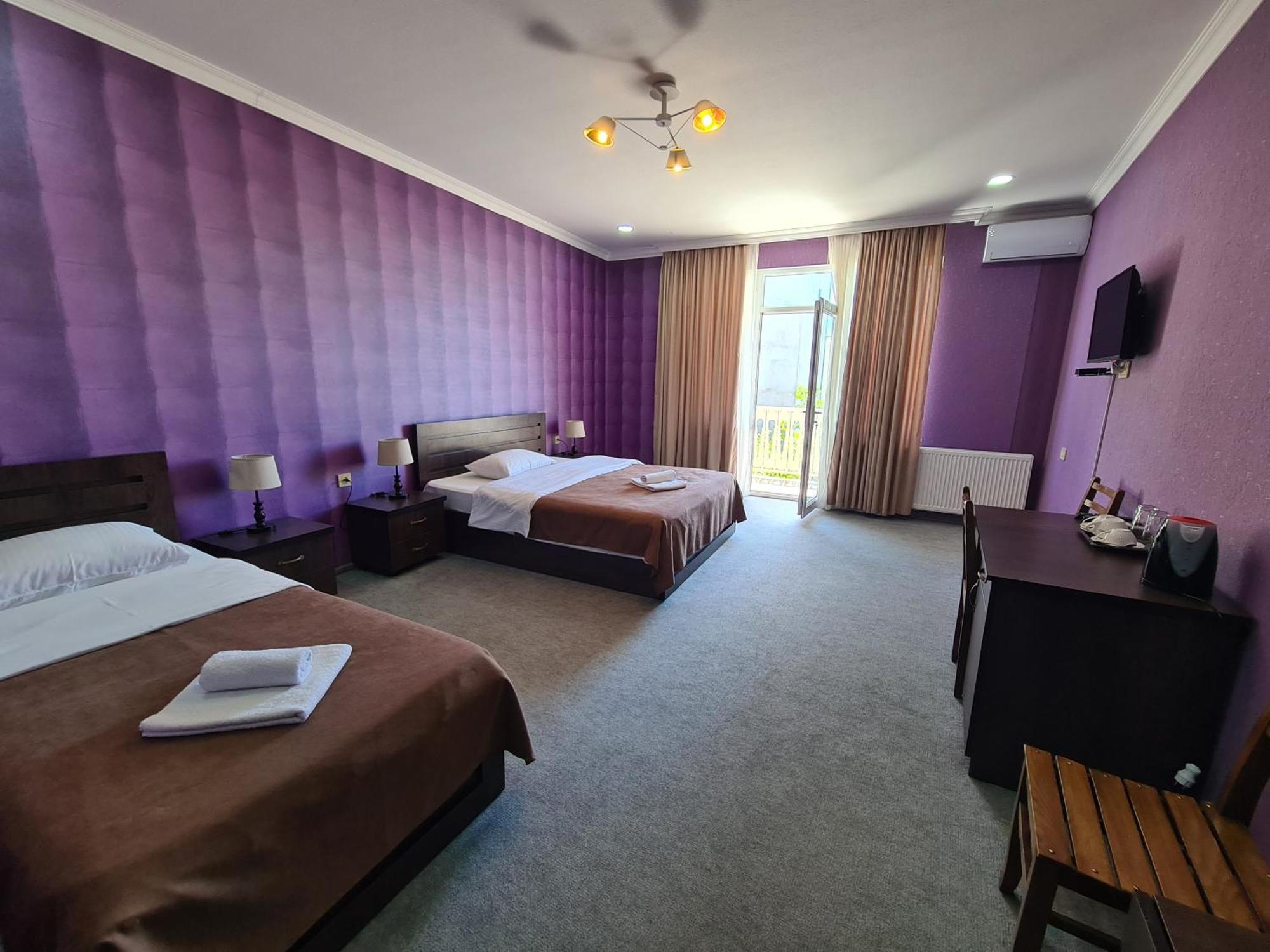 Georgian House Hotell Kutaisi Eksteriør bilde